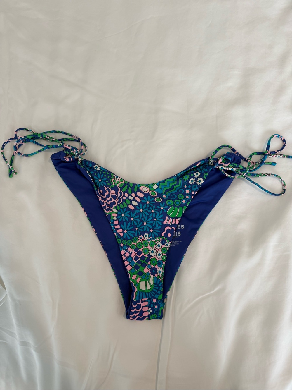 Frankie’s Bikinis x Hailee Steinfeld Floral Tie-Side Bikini Bottoms – Blue/Green